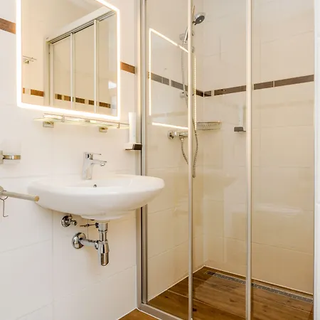 Hotell Restaurant Wallner I Contactless Check-in 3*